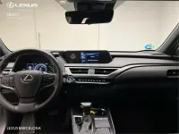 Usado Lexus UX Business Edition 184 CV (135 kW) 2022 Gris / plata SUV