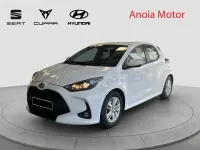 Usado Toyota Yaris Hybrid Active 116 CV (85 kW) 2022 Blanco Berlina