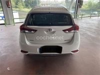 Usado Toyota Auris Active 90 CV (66 kW) 2016 Blanco Berlina