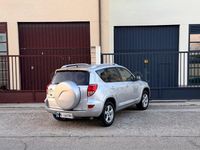 Usado Toyota RAV4 Premium 177 CV (130 kW) 2008 Gris / plata SUV