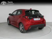Usado Toyota Yaris Hybrid Active 116 CV (85 kW) 2024 Rojo Berlina