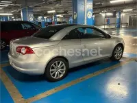 Usado VW Eos 160 CV (117 kW) 2009 Gris / plata Descapotable