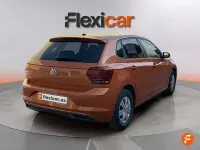 Usado VW Polo Advance 75 CV (55 kW) 2018 Naranja Utilitario