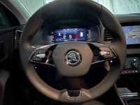 Usado Skoda Karoq Ambition 150 CV (110 kW) 2023 Gris / plata SUV