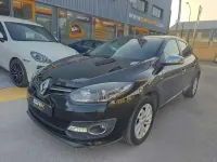 Usado Renault Mégane LIMITED 116 CV (85 kW) 2015 Negro Utilitario
