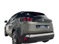Usado Peugeot 3008 Allure 120 CV (88 kW) 2017 Verde SUV