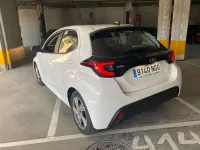Usado Toyota Yaris Active 116 CV (85 kW) 2025 Blanco Utilitario