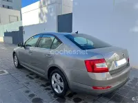Usado Skoda Octavia Ambition 105 CV (77 kW) 2015 Beige Familiar