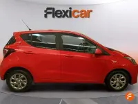 Usado Hyundai i10 GO! 66 CV (48 kW) 2018 Rojo Utilitario