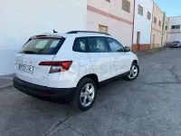 Usado Skoda Karoq Ambition 150 CV (110 kW) 2021 Blanco SUV