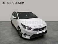 Usado Kia Ceed 100 CV (73 kW) 2025 Blanco Utilitario