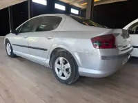 Usado Peugeot 407 125 CV (91 kW) 2008 Gris / plata Berlina
