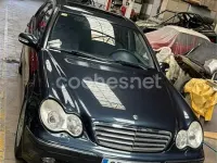 Usado Mercedes C240 Elegance 170 CV (125 kW) 2003 Azul Berlina