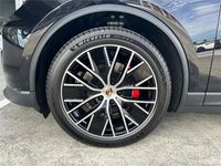 Begagnad Porsche Macan 379 kW (516 HK) 2025 Svart SUV