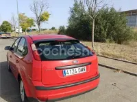 Usado Ford Focus Sport 145 CV (106 kW) 2005 Rojo Berlina