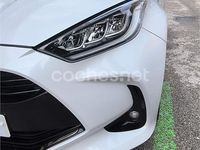 Usado Toyota Yaris Hybrid Style 116 CV (85 kW) 2023 Blanco Berlina