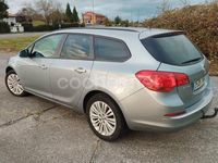 Usado Opel Astra Selective 140 CV (102 kW) 2014 Verde Familiar
