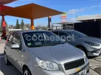 Usado Chevrolet Aveo LS 101 CV (74 kW) 2010 Gris / plata Berlina