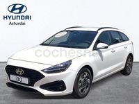 Nuevo Hyundai i30 100 CV (73 kW) 2025 Granate Familiar