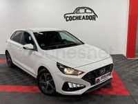 Usado Hyundai i30 120 CV (88 kW) 2021 Blanco Berlina