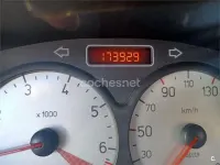 Usado Peugeot 206 75 CV (55 kW) 2005 Rojo Berlina