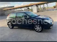 Usado Ford Focus Trend 100 CV (73 kW) 2001 Negro Berlina