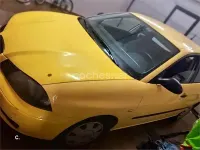 Usado Seat Ibiza Stella 100 CV (73 kW) 2002 Amarillo Utilitario