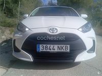 Usado Toyota Yaris Hybrid Active 116 CV (85 kW) 2024 Blanco Berlina
