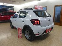 Usado Dacia Sandero Comfort 90 CV (66 kW) 2018 Blanco Berlina