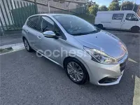 Usado Peugeot 208 Style 100 CV (73 kW) 2018 Gris / plata Utilitario