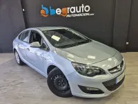 Usado Opel Astra Selective 136 CV (100 kW) 2015 Gris / plata Berlina
