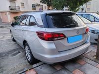 Usado Opel Astra Sport 110 CV (80 kW) 2017 Plata Familiar