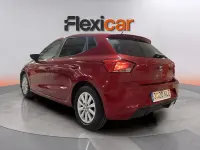 Usado Seat Ibiza Reference 75 CV (55 kW) 2018 Granate Utilitario