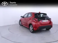 Usado Toyota Yaris Hybrid Active 116 CV (85 kW) 2025 Rojo Berlina