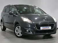 Usado Peugeot 5008 Allure 150 CV (110 kW) 2015 Gris Monovolumen