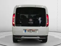 Usado Fiat Doblò Trekking 120 CV (88 kW) 2022 Blanco Monovolumen