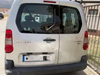 Usado Peugeot TePee 90 CV (66 kW) 2011 Gris Van