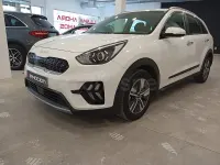 Usado Kia Niro 141 CV (103 kW) 2022 Blanco SUV