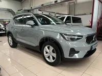 Usado Volvo XC40 129 CV (94 kW) 2023 Gris / plata SUV