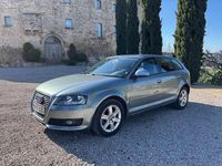 Usado Audi A3 Sportback Ambiente 105 CV (77 kW) 2010 Gris Utilitario