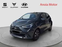 Usado Toyota Aygo X-play 72 CV (52 kW) 2020 Gris Utilitario