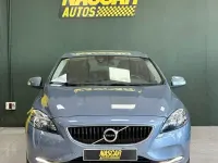 Usado Volvo V40 120 HP (88 kW) 2018 Azul Sedan