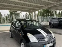 Usado Nissan Pixo Acenta 68 CV (50 kW) 2010 Negro Utilitario