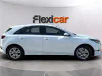 Usado Kia Ceed 136 CV (100 kW) 2023 Blanco Utilitario
