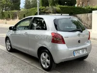 Usado Toyota Yaris 90 CV (66 kW) 2008 Gris / plata Utilitario