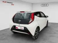 Usado Toyota Aygo X-play 72 CV (52 kW) 2021 Blanco Utilitario