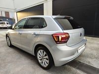 Usado VW Polo Sportline 115 CV (84 kW) 2020 Gris / plata Berlina