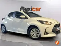 Usado Toyota Yaris Comfort 72 CV (52 kW) 2023 Blanco Utilitario