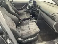 Usado Seat Leon Sport 105 CV (77 kW) 2001 Negro Utilitario