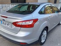 Usado Ford Focus Trend 105 CV (77 kW) 2011 Gris / plata Berlina